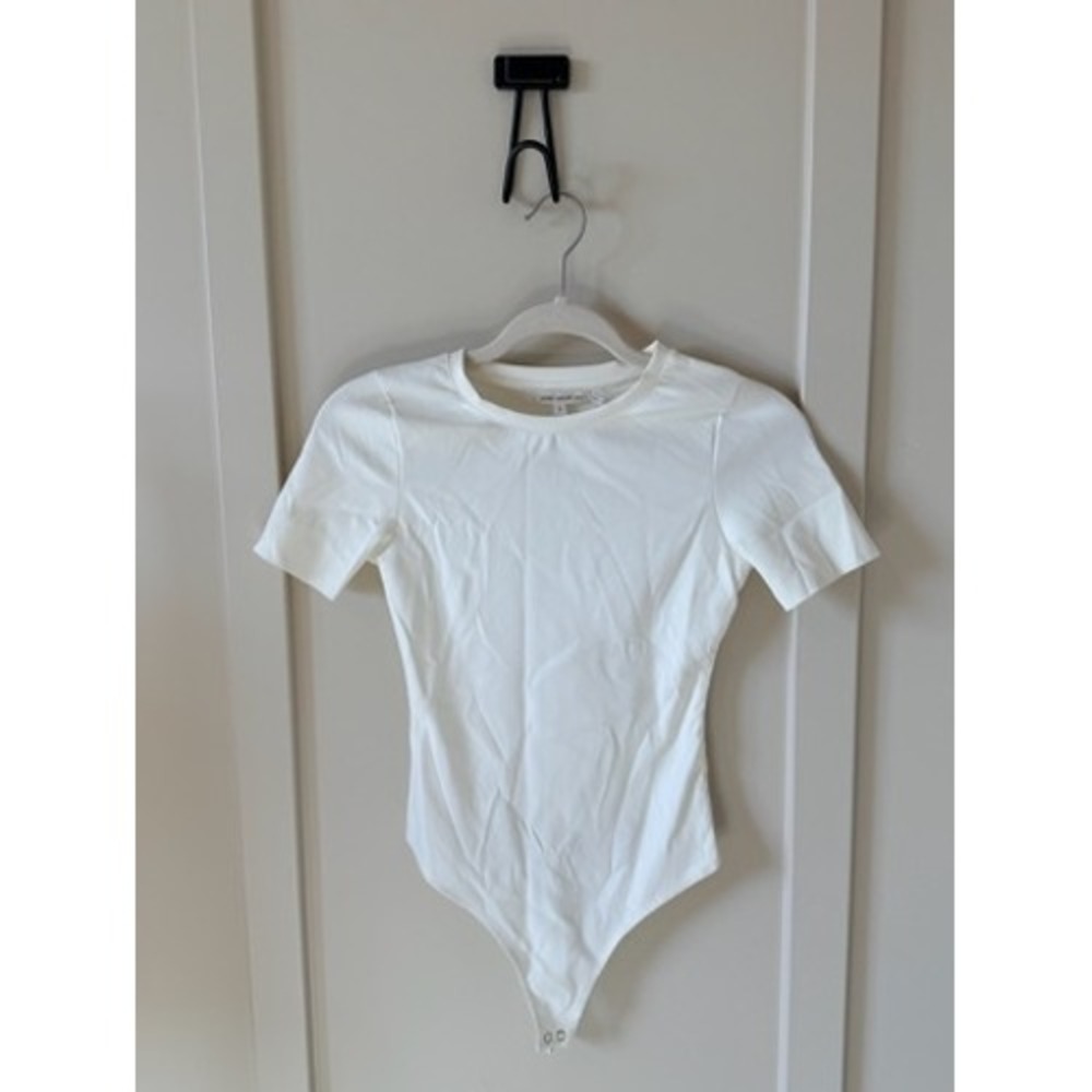 Good American White Short Sleeve Crew Neck Bodysuit Size 1  Compression Tee